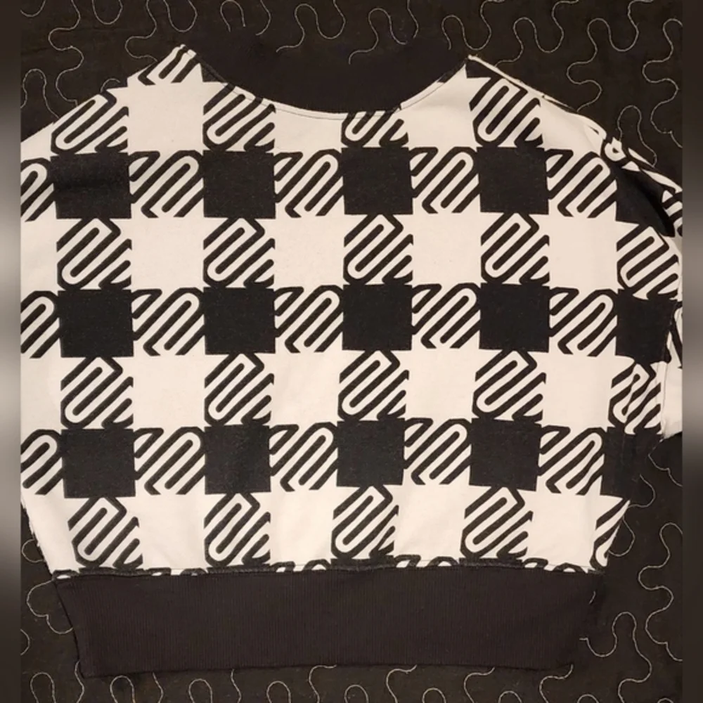 Girl's Justice Sport Pullover Checkered‎ Sweater. White & Black Size 6/7 Small